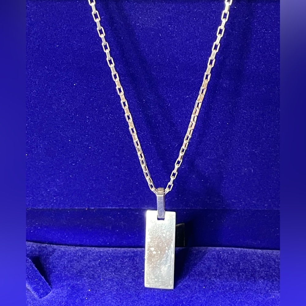 Gucci 925 Sterling Silver Elegant Pendant Necklace 18 in chain - Picture 2 of 7